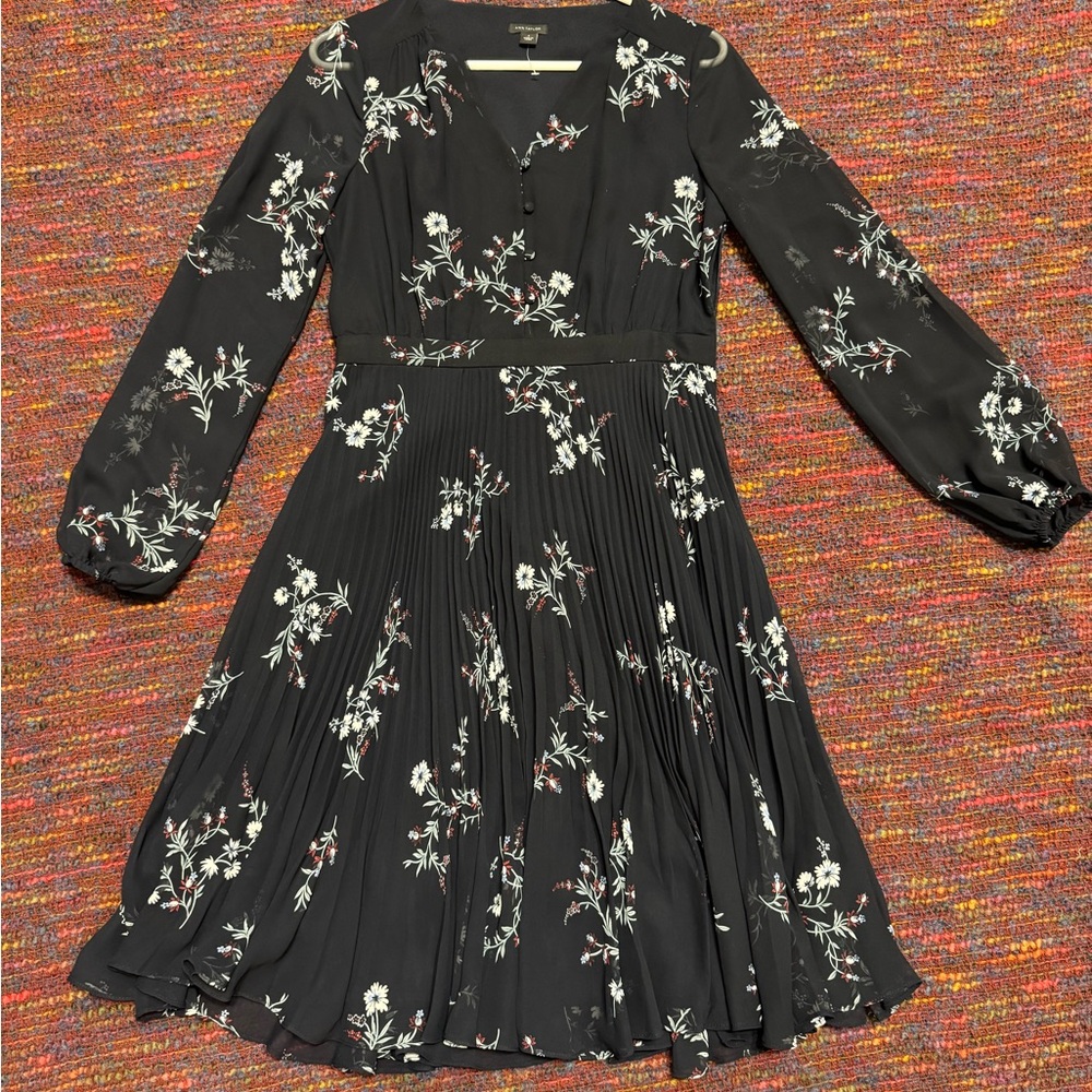 Ann Taylor Black Floral Long Sleeve Dress, size 2, excellent condition
